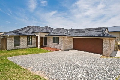 PUT YOUR HAND UP FOR THIS ONE - Open 11-12 Sunday Picture