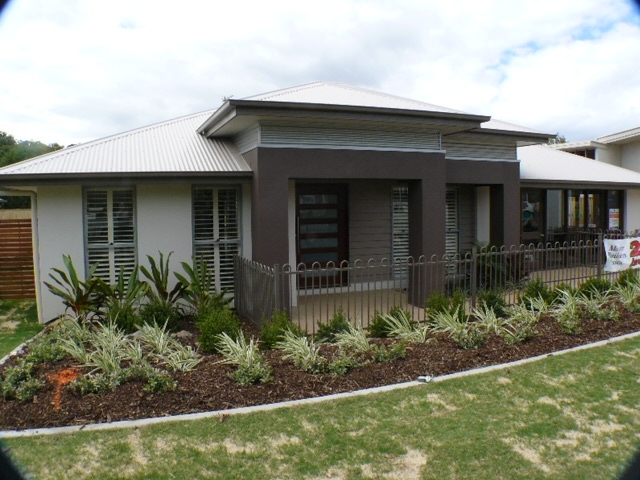 DISPLAY HOME FOR SALE ON
6% LEASEBACK Picture 1