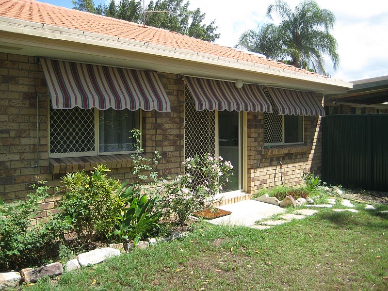 3 BEDROOM DUPLEX - EXCEPTIONALLY SPACIOUS - VACANT Picture 1