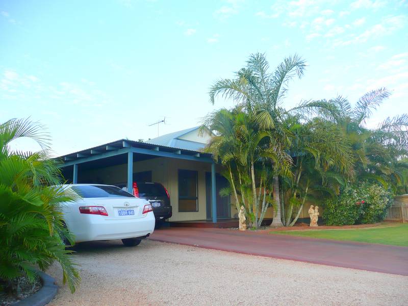 BLOCK THE WORLD OUT AND FORGET THE DAY'S TROUBLES Picture 2