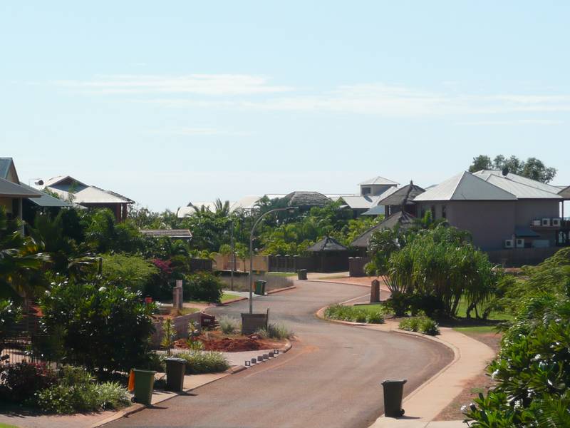 WATERFRONT ESTATE - VIEWS Picture 1