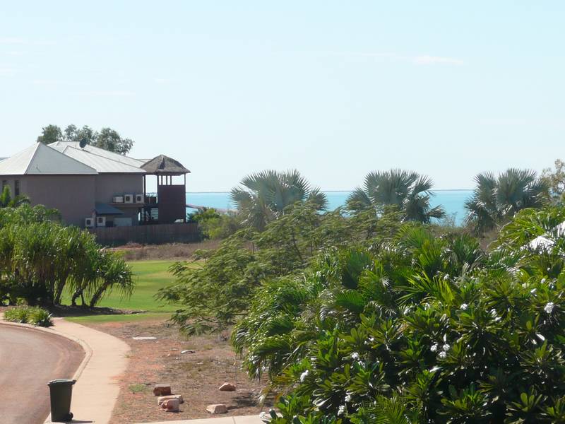 WATERFRONT ESTATE - VIEWS Picture 2