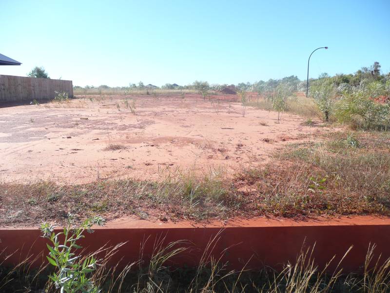 ELEVATED & RETAINED 766m2 VACANT BLOCK Picture 2