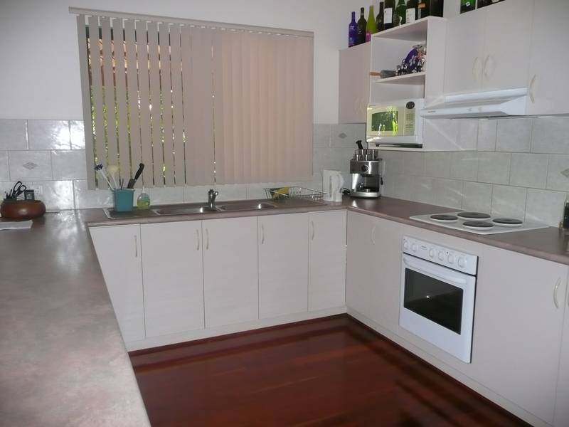 SUIT INVESTOR OR OWNER OCCUPIER Picture 3