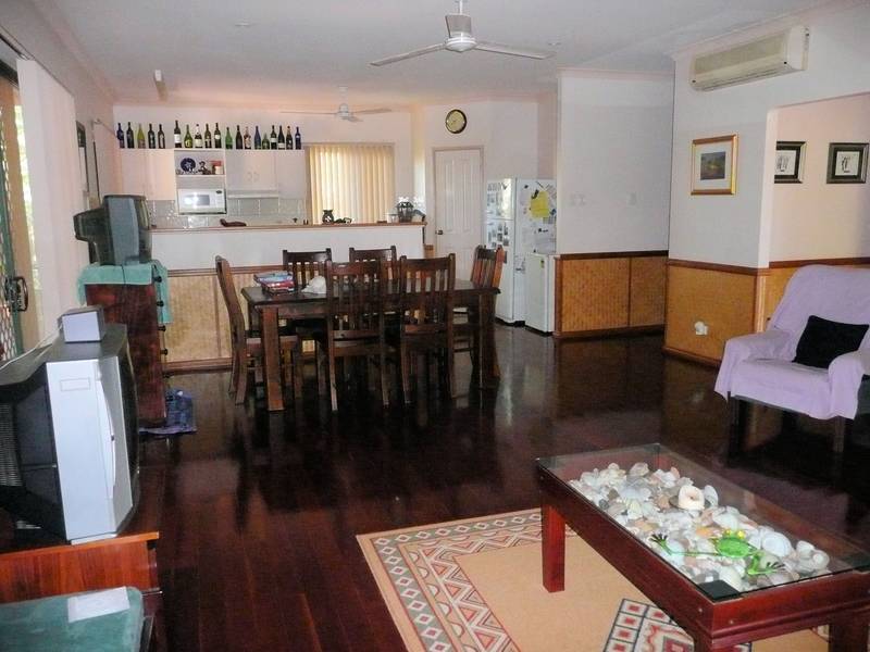 SUIT INVESTOR OR OWNER OCCUPIER Picture 2