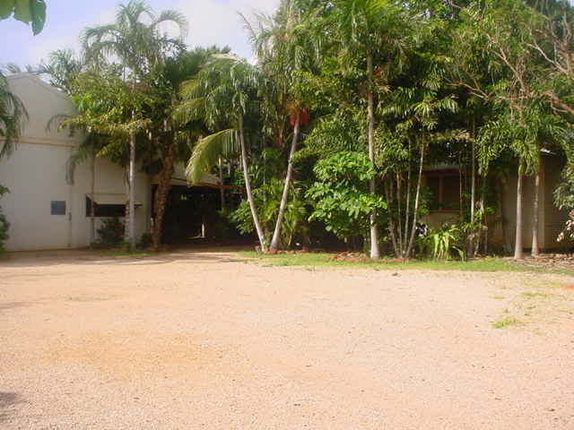 House, Shed & Pool! Picture 3
