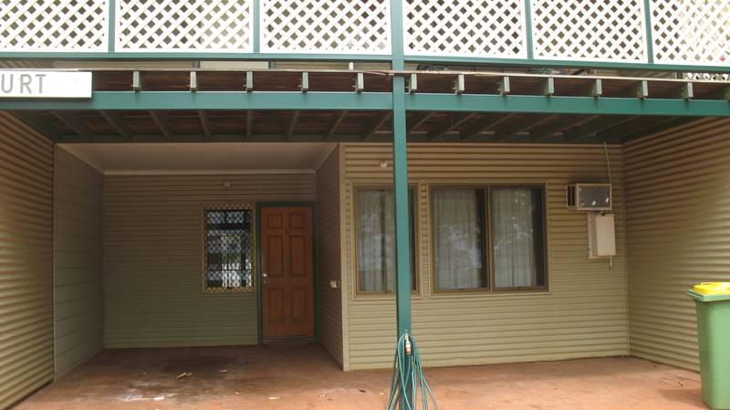 Excellent Location! First 2 weeks rent FREE! Picture 1