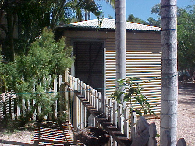 Excellent Location! First 2 weeks rent FREE! Picture 3