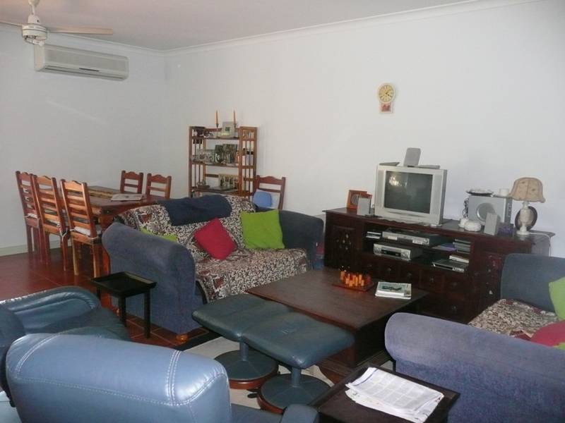 BARGAIN OF THE BLOCK Picture 3