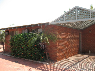 Fresh furnished villa Picture 3