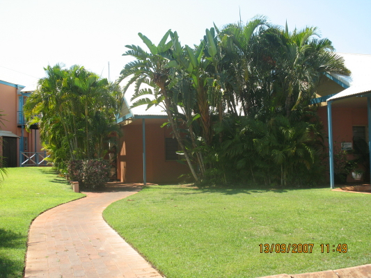 Resort Living!! Picture 1