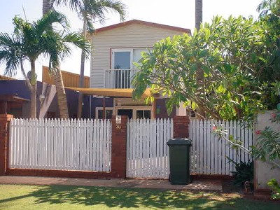 Hugh family home with office, pool, spa, gardener... Picture Hugh family home with office, pool, spa, gardener... Picture