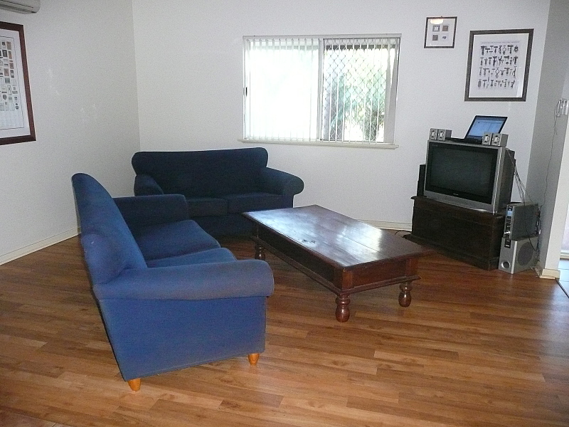 HUMBLE HOME - LARGE BLOCK! Picture 2