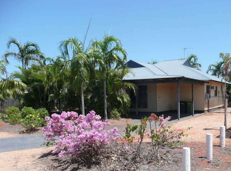 LIVE IN OR RENT OUT Picture 1