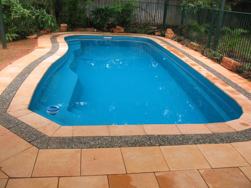 Family Home with a Pool! Picture 1