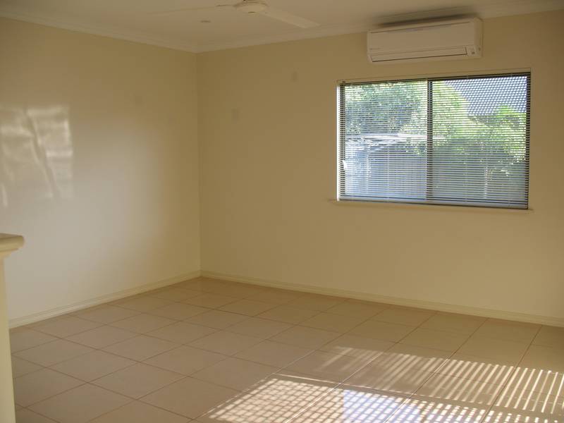 Near New & Close to School Picture 2