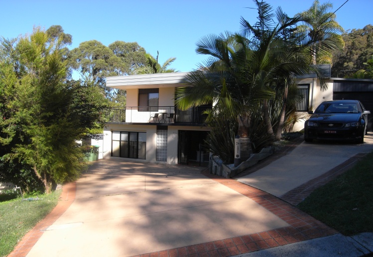 Stylish Wamberal Residence Picture 1