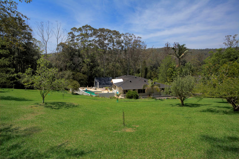 Rural Paradise in Glenning Valley - Two Residence on One Acreage Picture 2