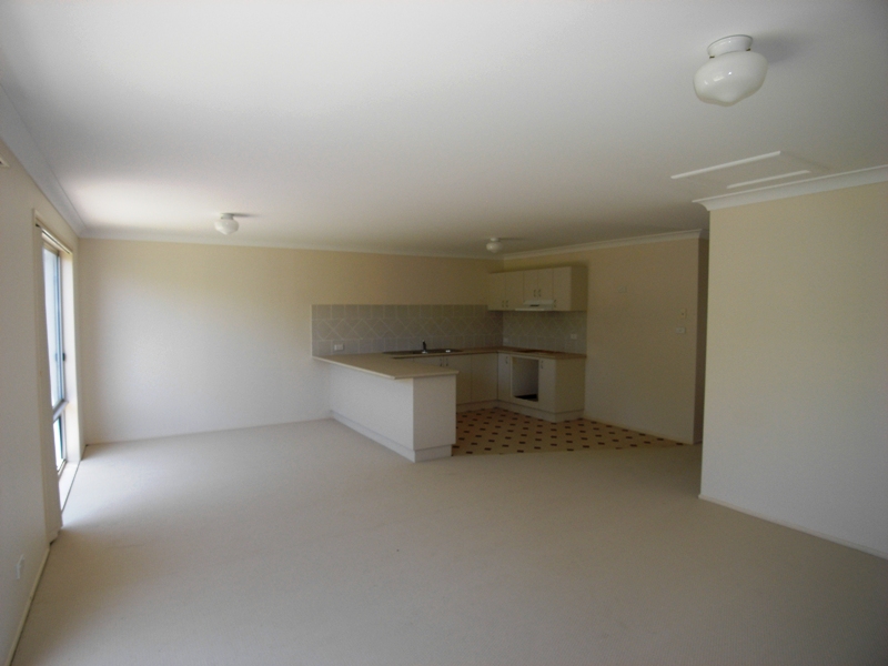 Modern three Bedroom Townhouse Picture 2