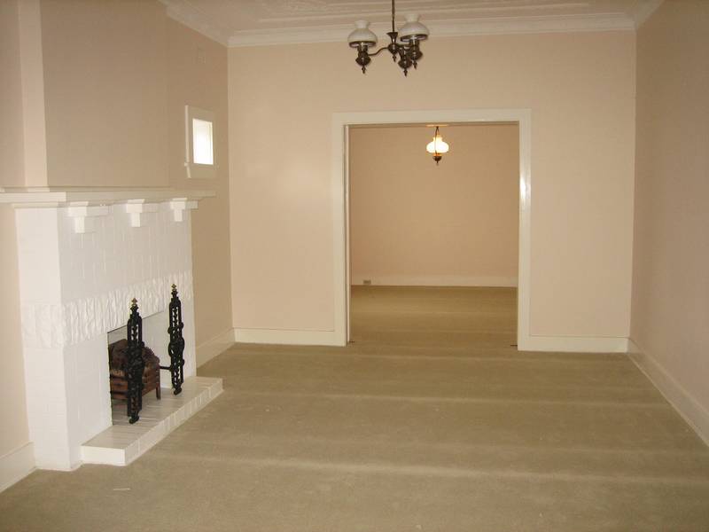 Quality 4 Bedroom Family Home Picture 2