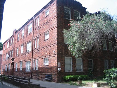 Two bedroom apartment in quiet tree-lined street! Picture Two bedroom apartment in quiet tree-lined street! Picture