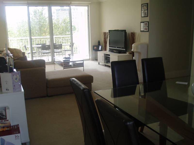 ENJOY LIFE IN BREAKFAST POINT Picture 3