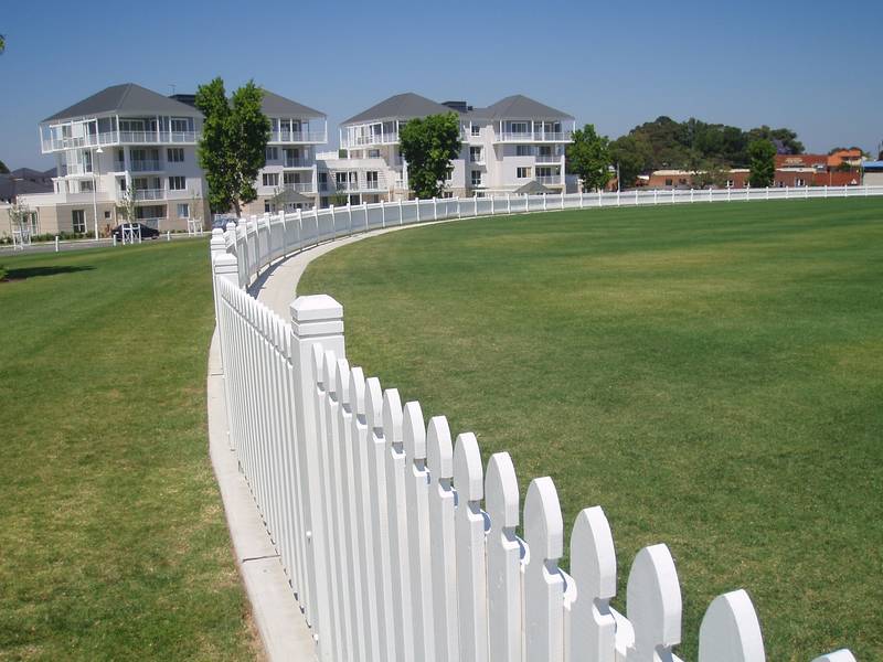 Epitome of Breakfast Point Style Picture 1