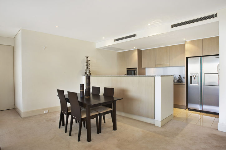 Superbly spacious waterside living Picture 3