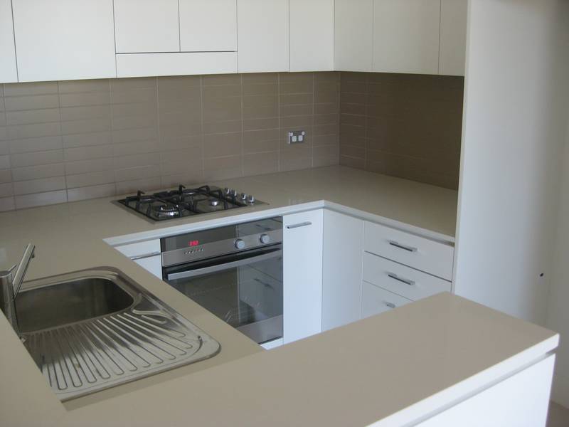 APPLICATION RECEIVED Very New One Bedroom Apartment Picture 3