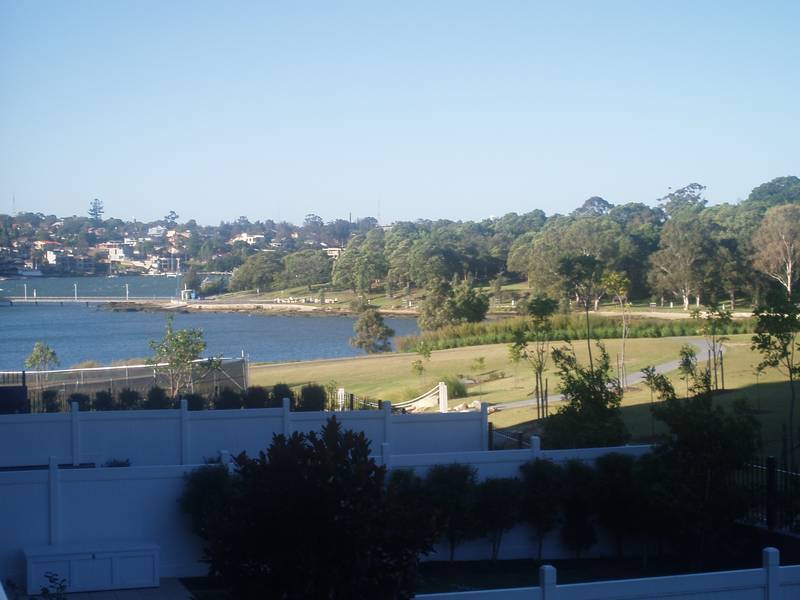 GREAT VIEWS OVER THE
COUNTRY CLUB Picture 2