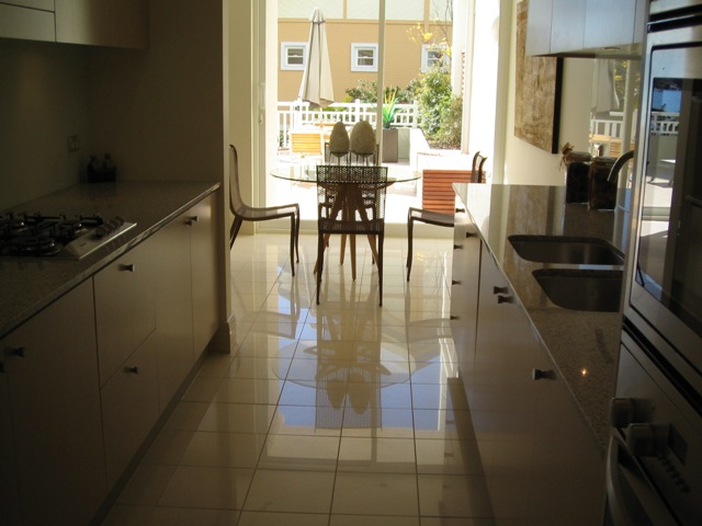 Town House Style Apartment Picture 3