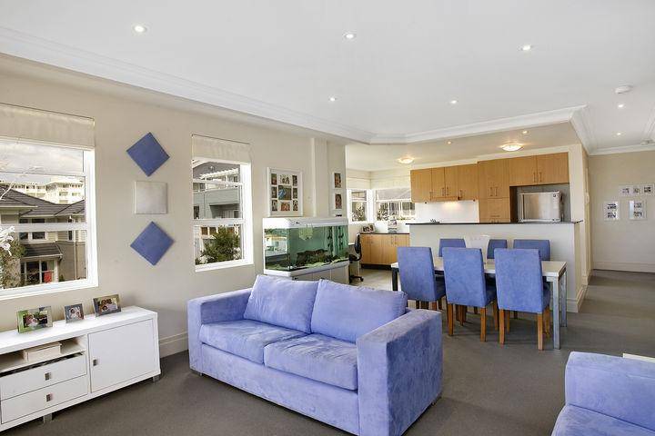 2 BEDROOM APARTMENT WITH THAT PERSONAL TOUCH Picture 1