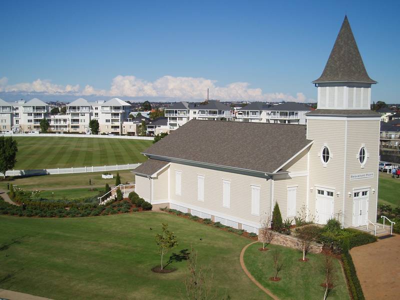 Enjoy Spacious Living and City Views Picture 2