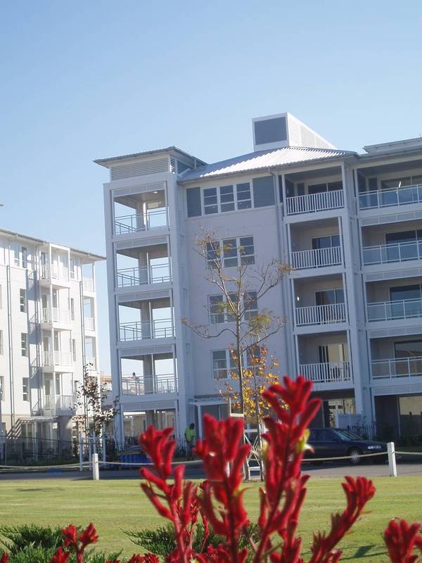 Enjoy Spacious Living and City Views Picture 1