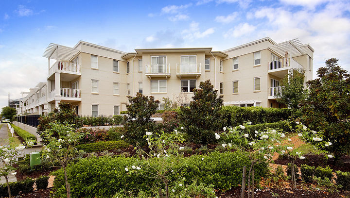 Indulge in an exclusive and idyllic resort lifestyle Picture 1