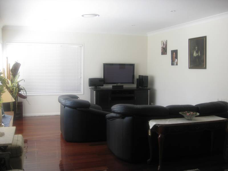 FURNISHED OR UNFURNISHED
5 BEDROOM HOUSE IN THE BEST TREE LINED STREET IN CABARITA Picture 2