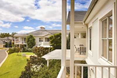 APPLICATION RECEIVED Air Conditioned 3 bedroom apartment Picture