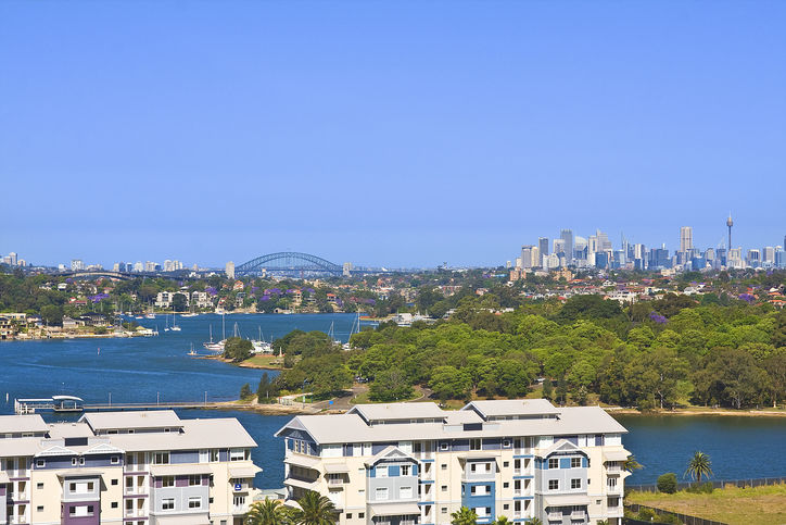 Two-storey penthouse with harbour district views Picture 2
