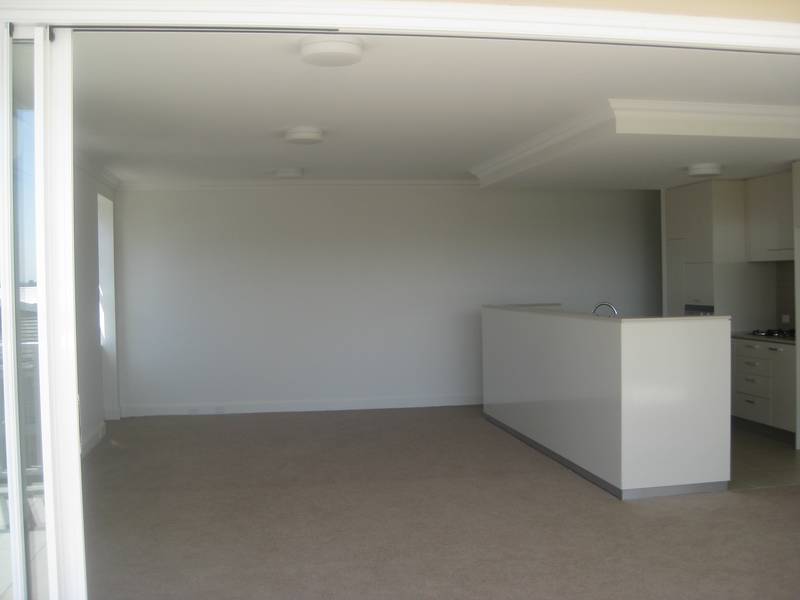 Spacious 2 bedroom apartment with a view Picture 2