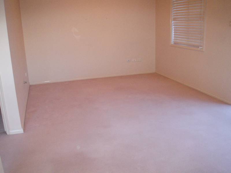 APPLICATION RECEIVED0-4 BEDROOM TOWNHOUSE WITH SEPERATE OFFICE/GRANNY FLAT/TEENAGERS RETREAT Picture 2