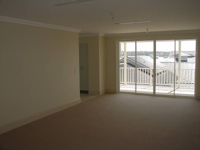 APPLICATION RECEIVED Top Floor Sunny Three Bedroom in Breakfast Point Picture