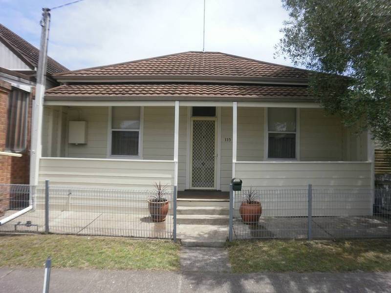 A LITTLE CHARMER Picture 1