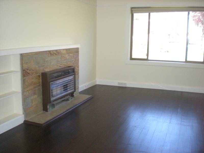 Burwood home close to all amenities!! Picture 3