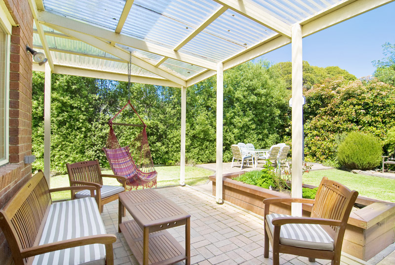 Ageless, Statuesque Entertainers Delight Picture 2