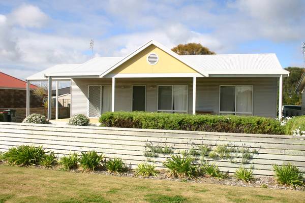 Great Beach House - only minutes walk to Long Beach Picture 1