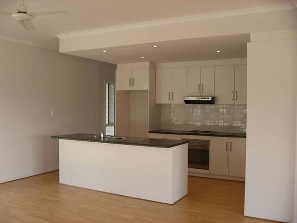 Stunning Coastal Lifestyle Opportunity Picture 3