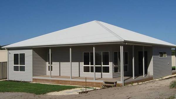 Stunning Coastal Lifestyle Opportunity Picture 1