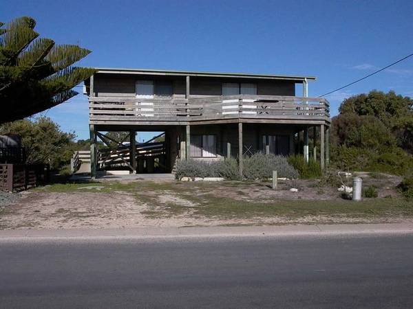 102 Esplanade - Sea Views Picture 1