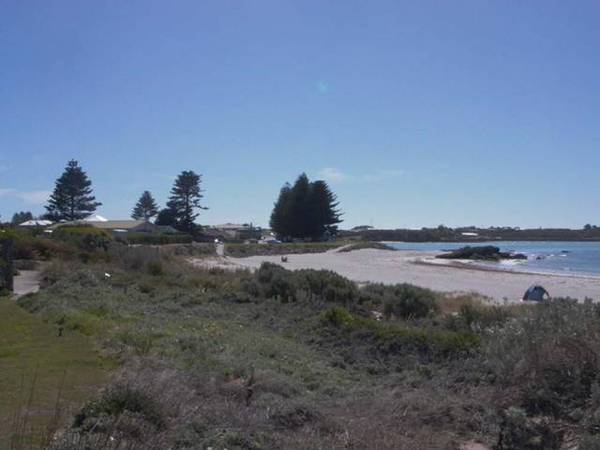 3 Wrattonbully Road
Ref H74 Picture 1