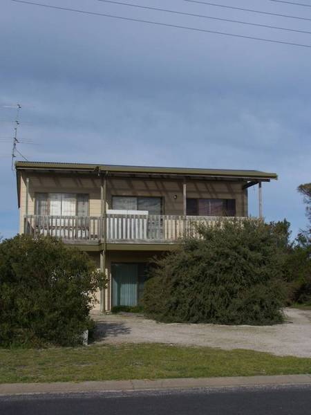 Walk to beach Picture 1